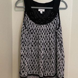 Dressbarn black & white blouse